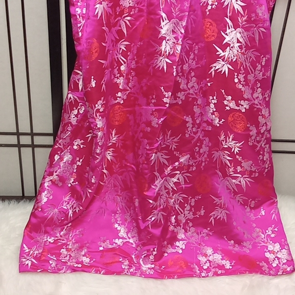 EASTERN COLLECTION Robe  100% Silk Sz F2 (NO Belt).  *A6* - Picture 12 of 17